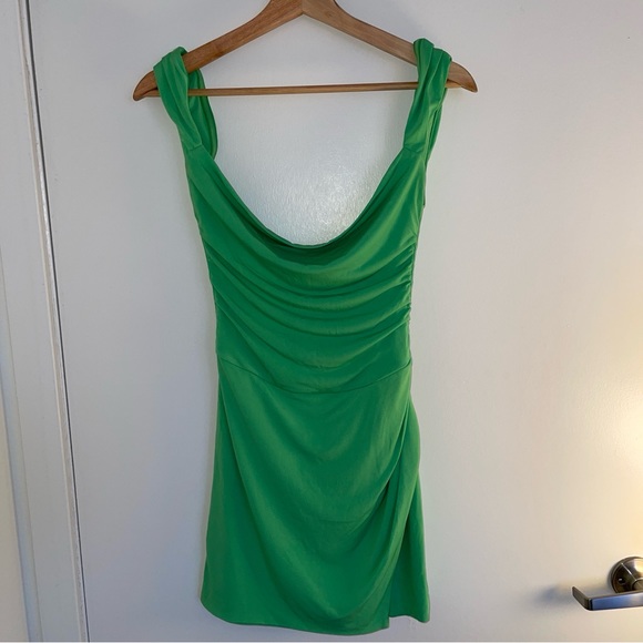 Tiger Mist Joslin Dress in Green - Picture 5 of 7